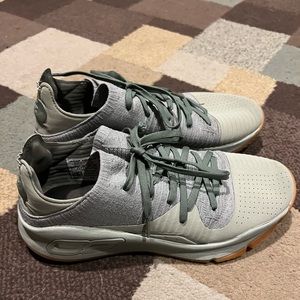 Men’s Under Armour-Curry 4 (low) Grove Green-Size 9.5